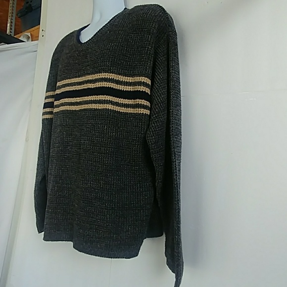 American Eagle Outfitters Men's Sweater - Picture 3 of 5